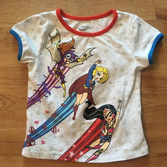 🌷Dc Superhero Girls XS (4/5) Short Sleeve Top🌷 - Picture 2 of 6